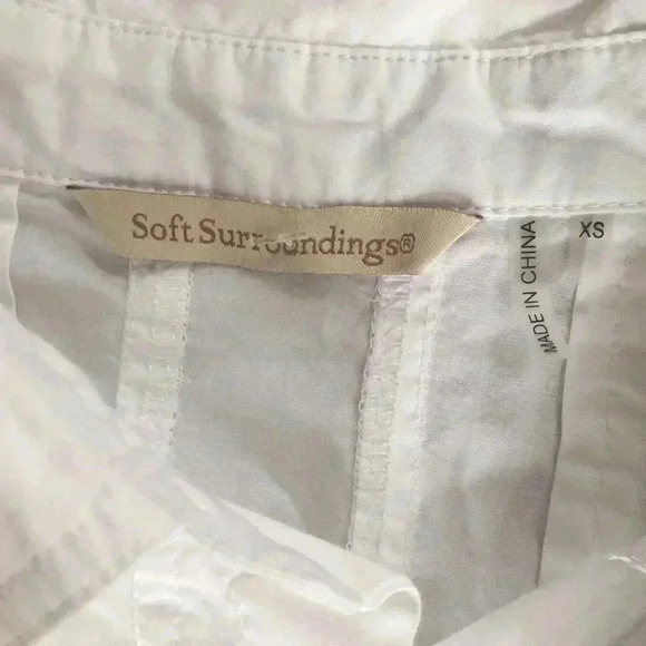 Soft surrounding button down top - Picture 4 of 4